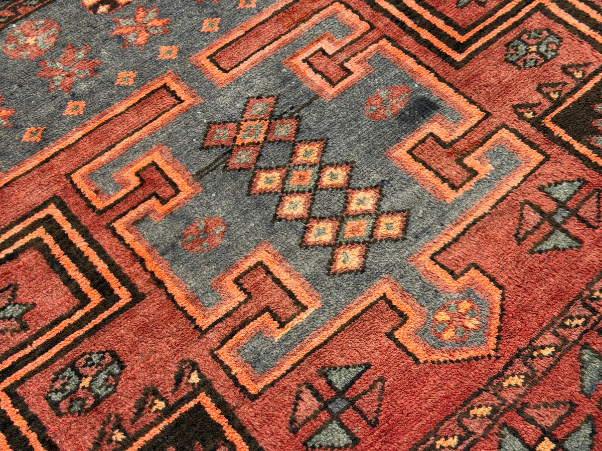 Hand-Knotted Persian Hamadan Rug - 4'2"x6'5"