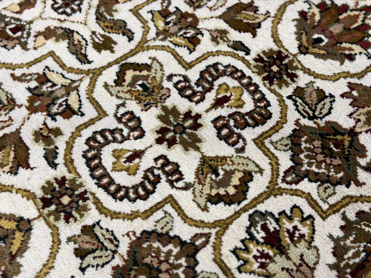 Hand-Knotted Agra Rug - 5’2”x7’