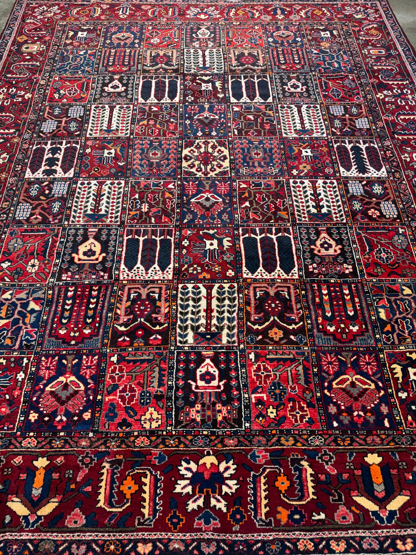 9’5”x11’9” Hand-Knotted Persian Bakhtiari Four Season Area Rug