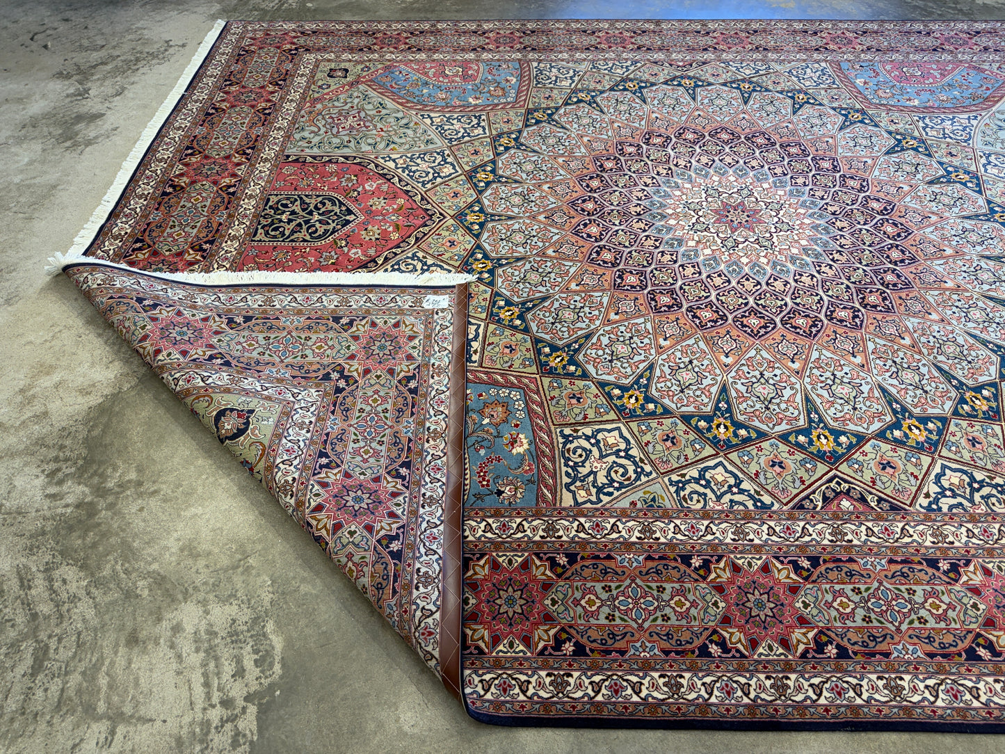 Hand-Knotted 60 Raj Persian Tabriz Rug - Dome Design - 10’x13’4”