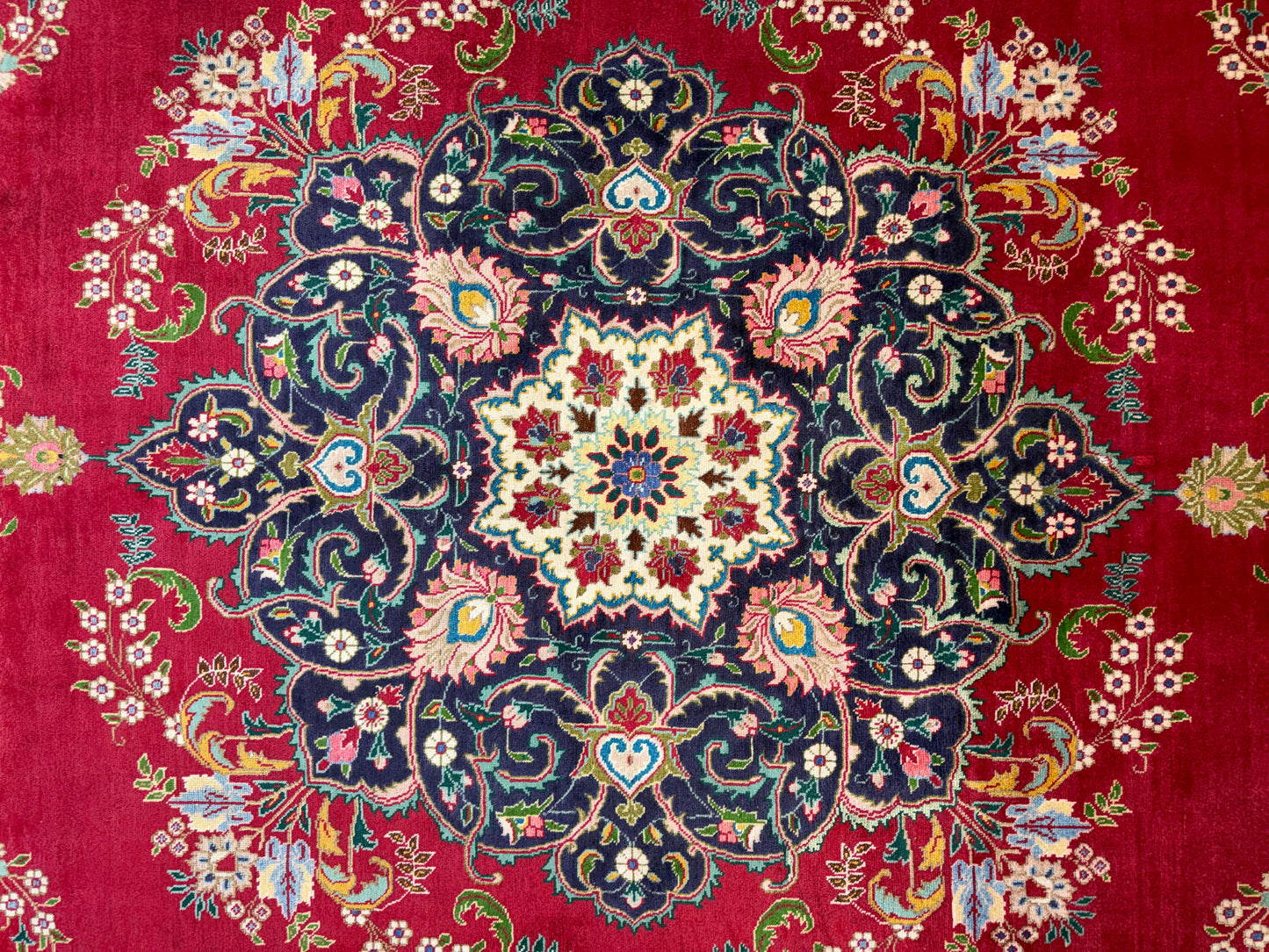 9’8”x13’4” Hand-Knotted Persian Tabriz Rug