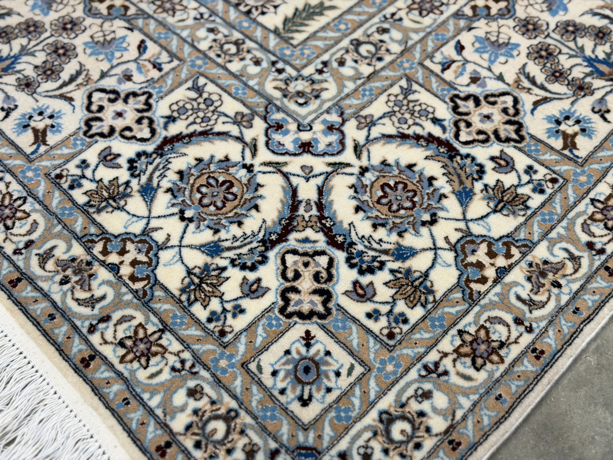 Hand-Knotted 6 La Persian Nain Rug - Signed Habibian - 6'9"x10'2"