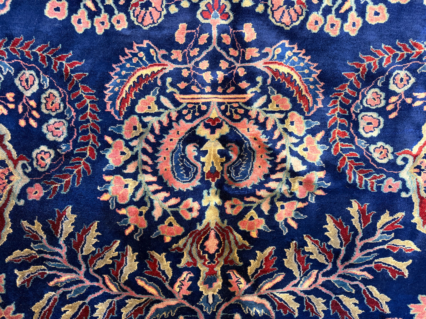10’4”x13’8” Fine Hand-Knotted IndoSarouk Area rug
