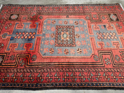 Hand-Knotted Persian Hamadan Rug - 4'2"x6'5"