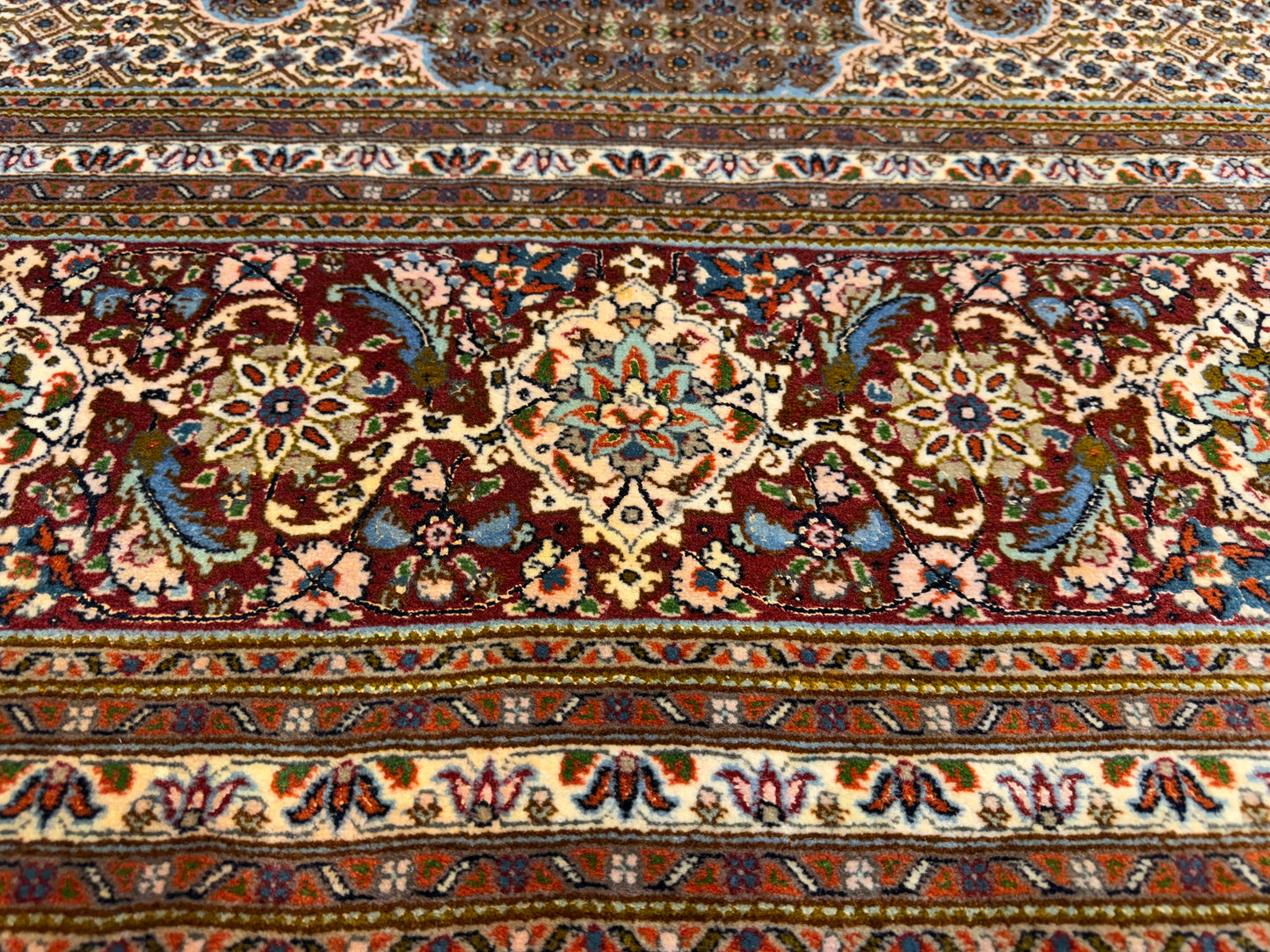 8’2”x9’10” Hand-Knotted Fine Persian Tabriz Mahi Area Rug
