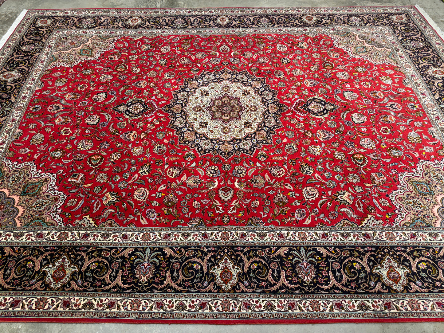 Hand-Knotted 60 Raj Persian Tabriz Rug - 9’9”x13’3”
