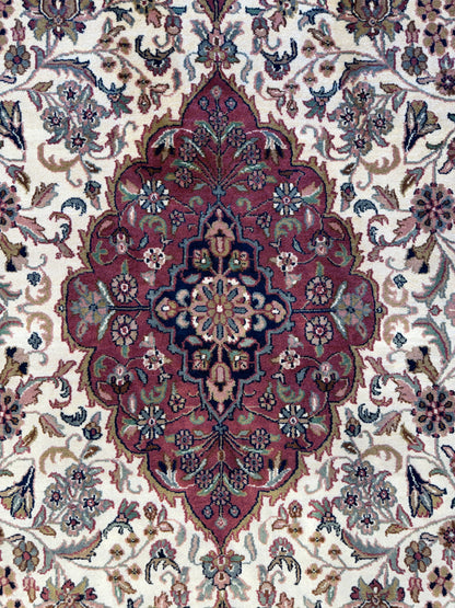 8’2”x9’11” Hand-Knotted Indo Kashan Area rug