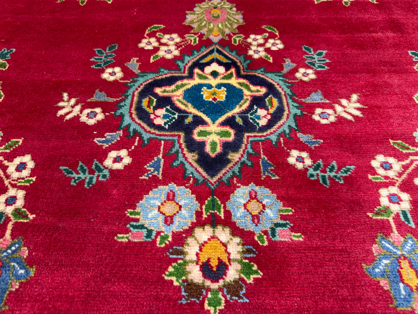 9’8”x13’4” Hand-Knotted Persian Tabriz Rug
