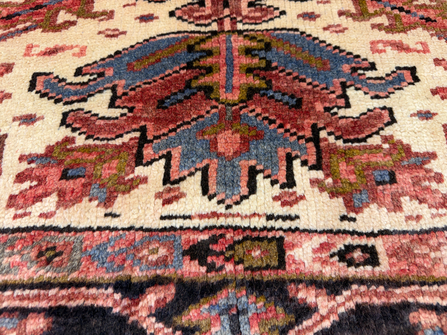 9’10”x12’5” Hand-Knotted Persian Heriz Area Rug