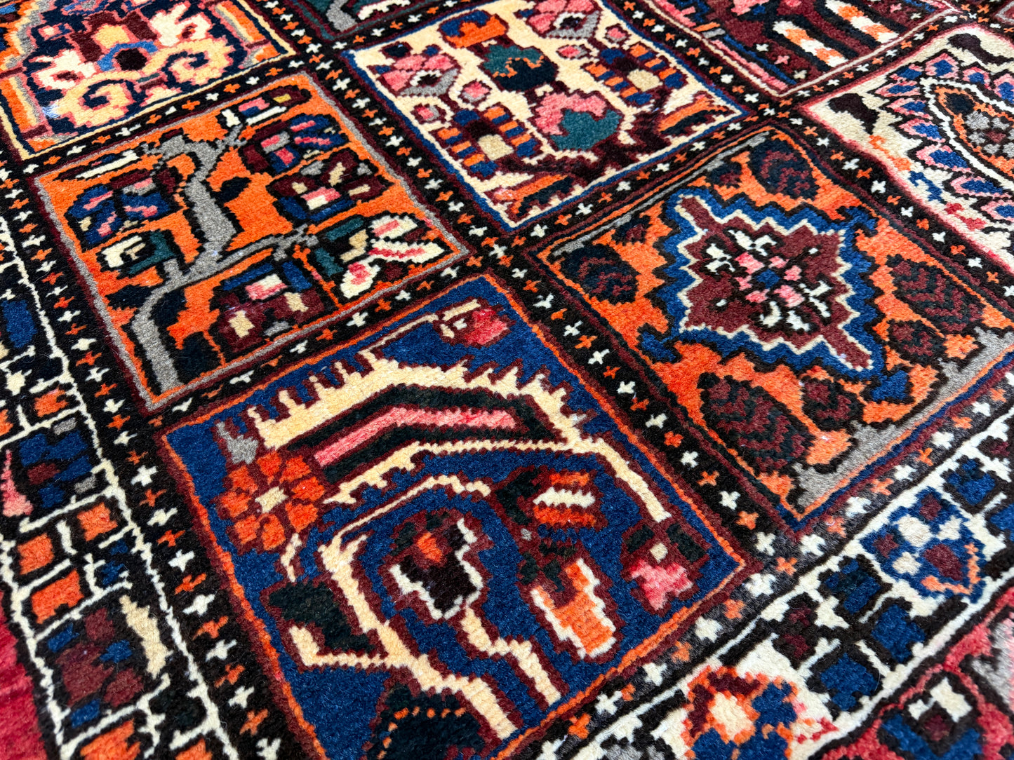 Hand-Knotted Persian Bakhtiari Rug - 9’9”x13’4”