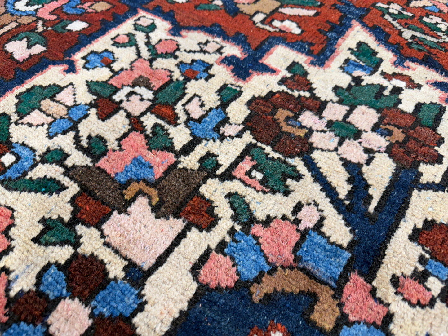 9’10”x13’10” Hand-Knotted Persian Bakhtiari Area Rug