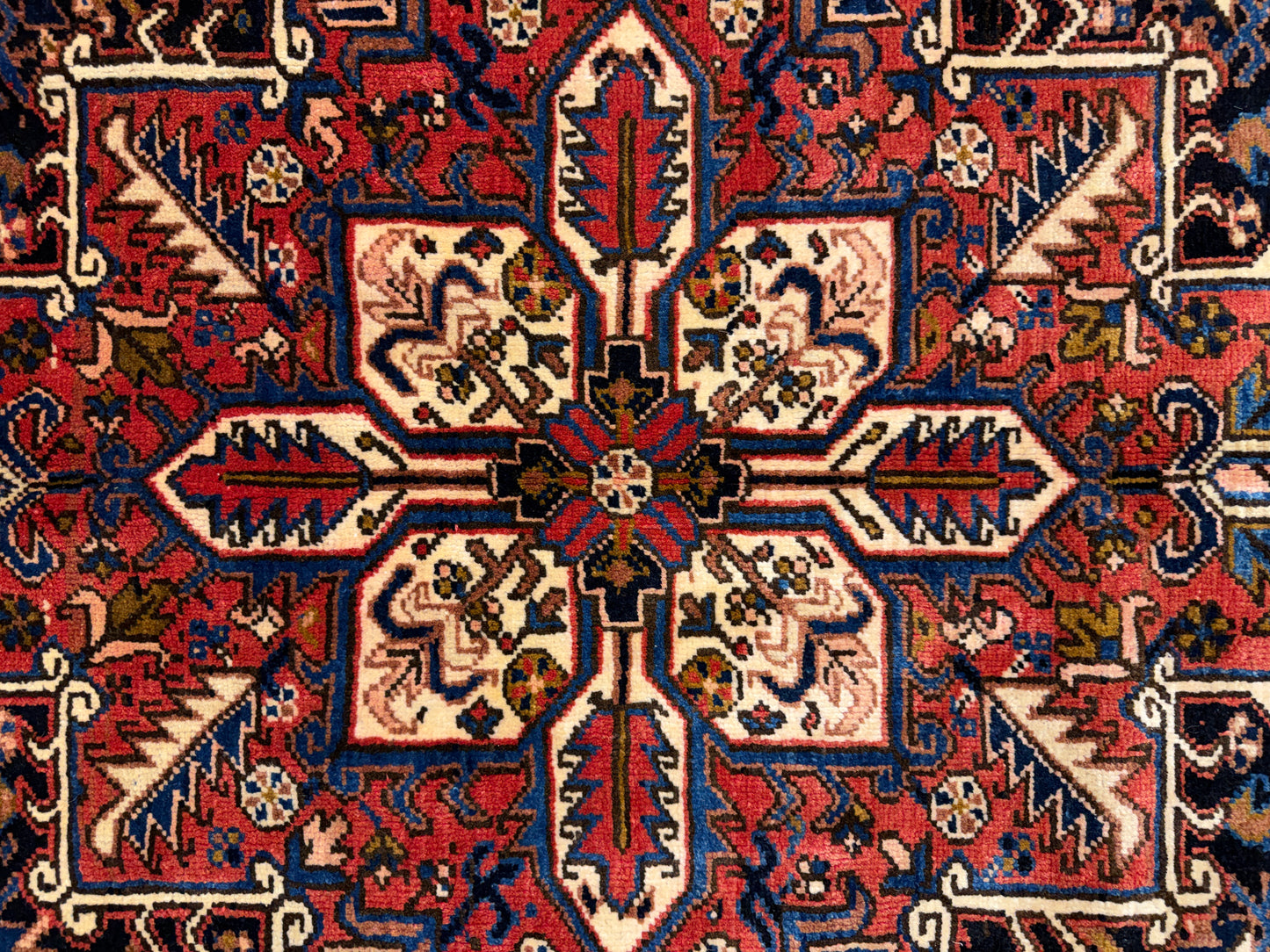 10’1”x14’ Hand-Knotted Persian Heriz Area Rug