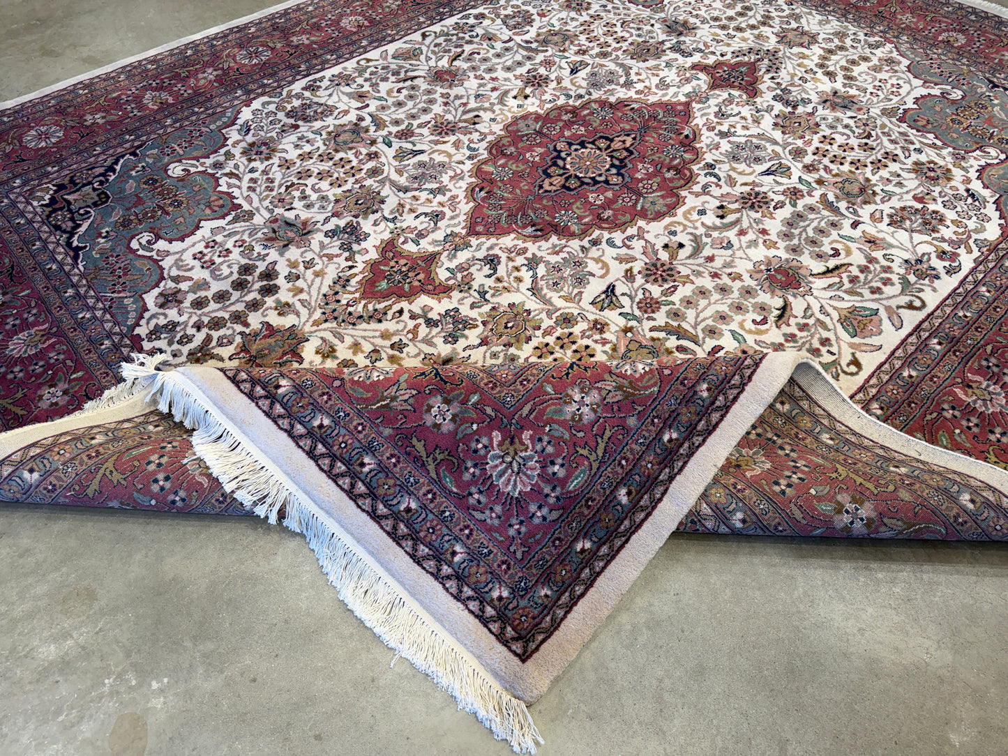 8’2”x9’11” Hand-Knotted Indo Kashan Area rug