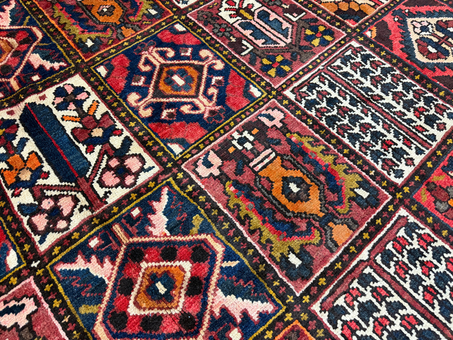 Hand-Knotted Persian Bakhtiari Rug - 9’8”x12’4”