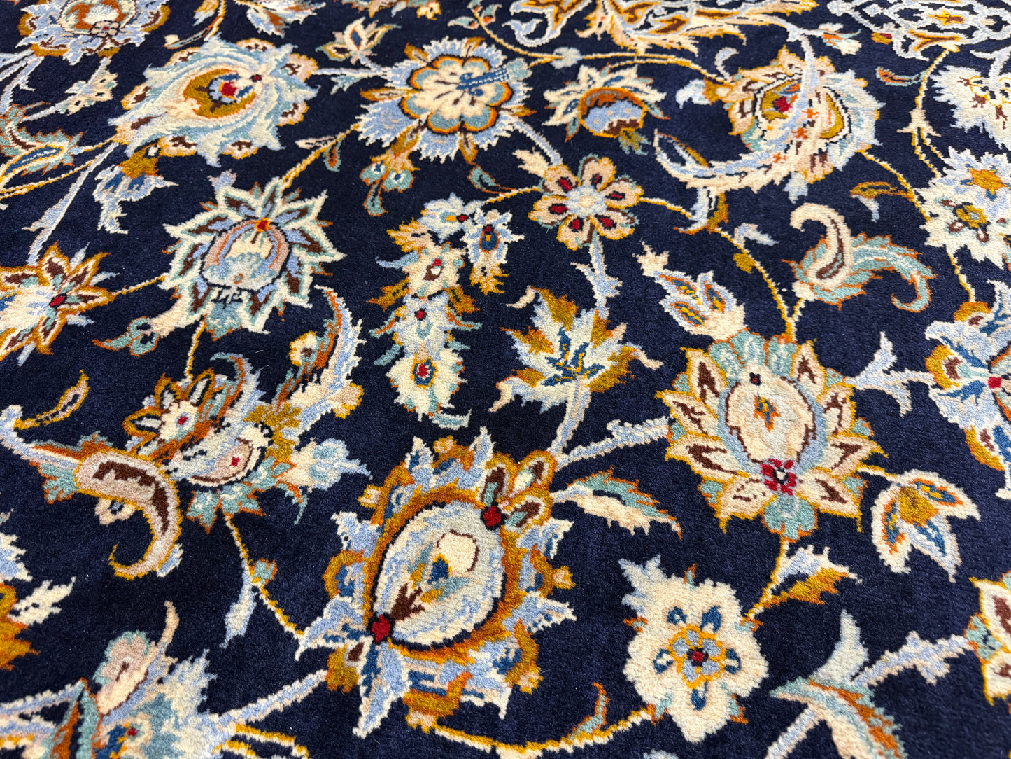 9’8”x12’5” Hand-Knotted Fine Wool Persian Kashan Signed Area Rug