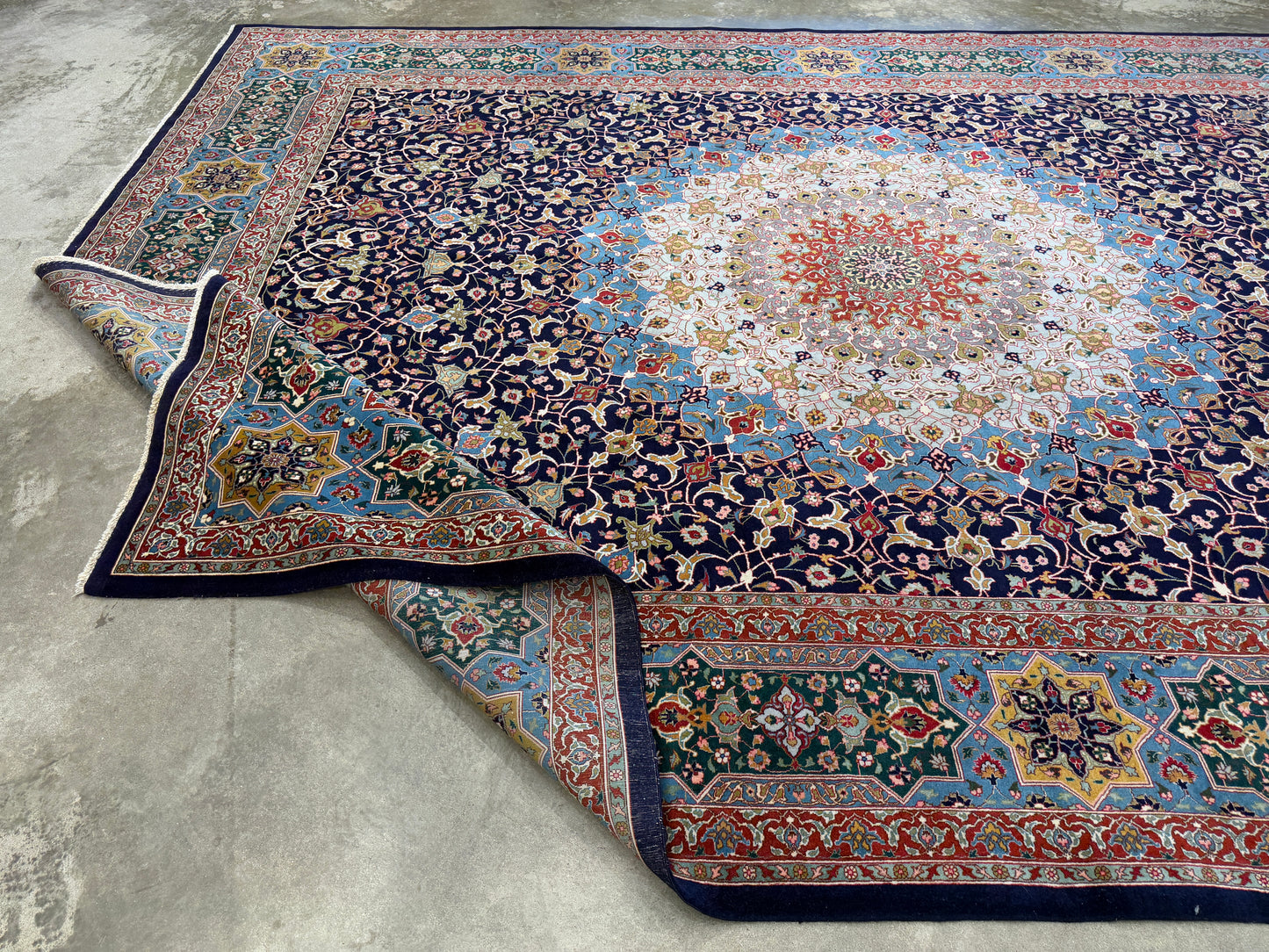 Hand-Knotted 60 Raj Persian Tabriz Rug - Dome Design - 9’8”x12’10”