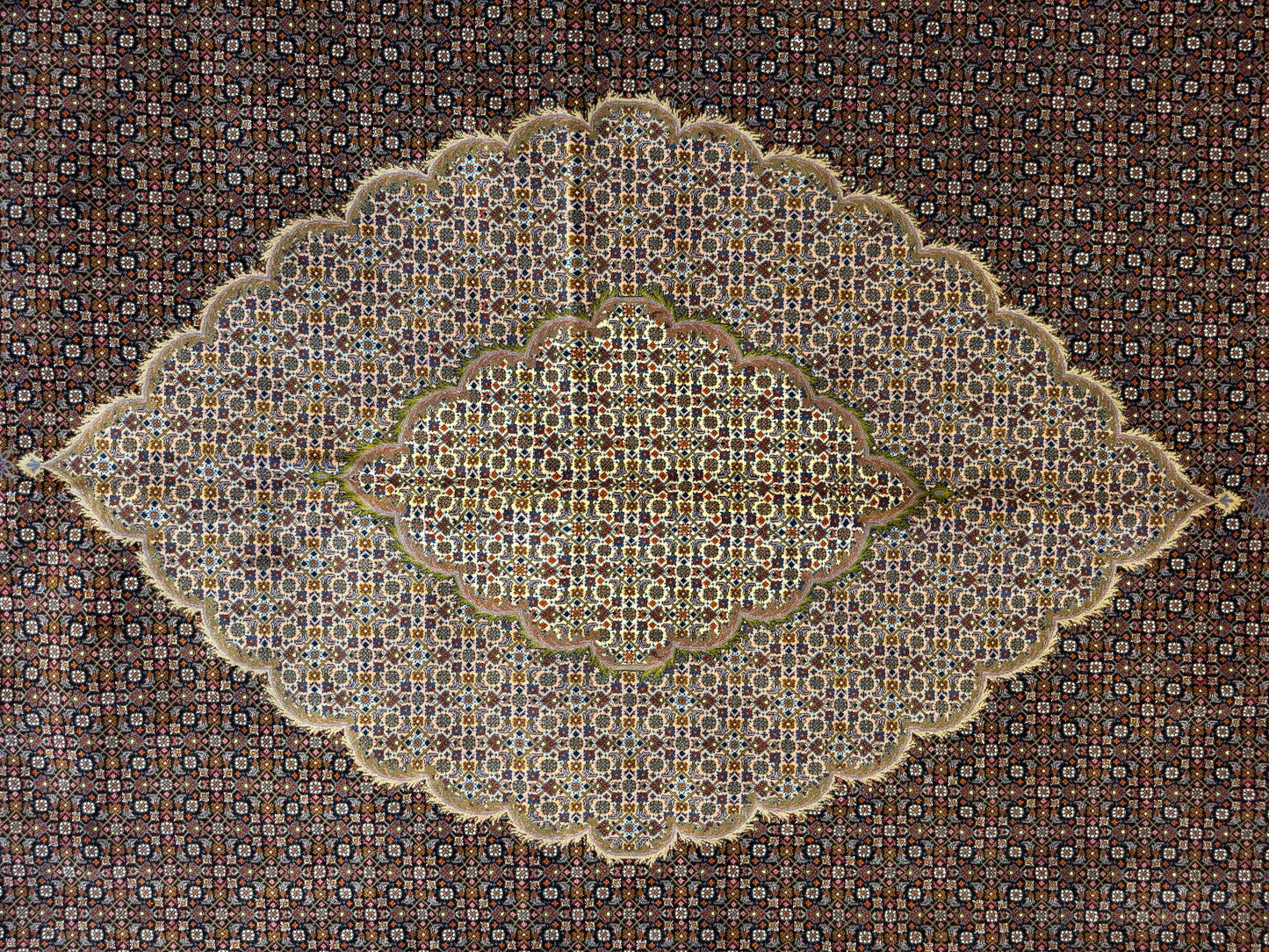 9’8”x12’10” Fine Hand-Knotted Persian Tabriz Mahi Area Rug