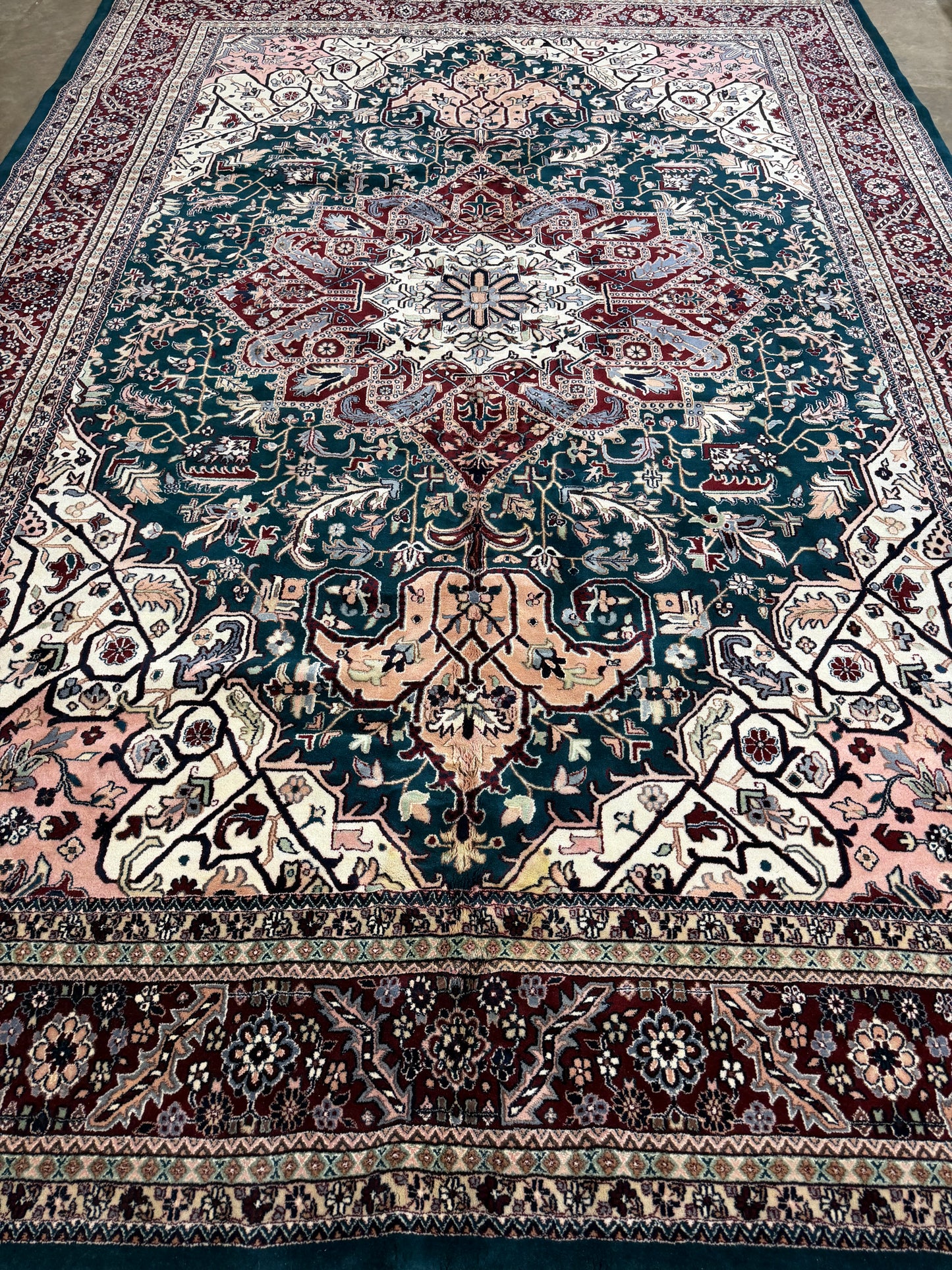 9’9”x13’10” Hand-Knotted Wool IndoHeriz Oriental Area Rug