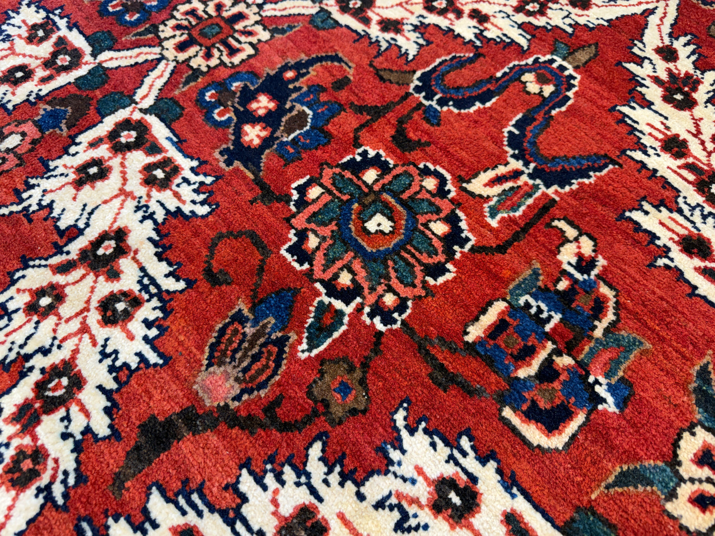 10’5”x14’ Hand-Knotted Persian Bakhtiari Saman Area Rug