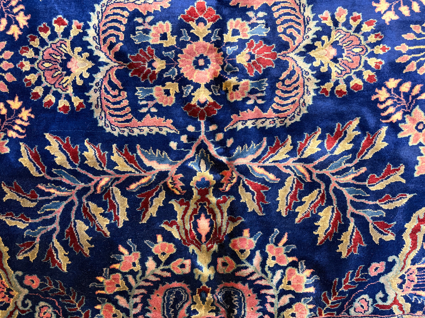 10’4”x13’8” Fine Hand-Knotted IndoSarouk Area rug