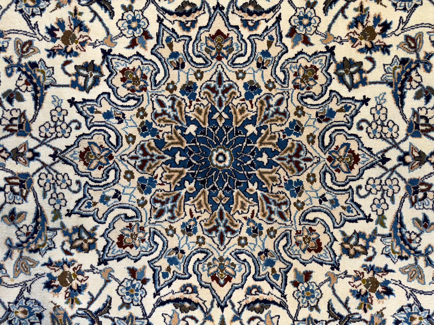 Hand-Knotted 9 La Persian Nain Rug - 6’7”x10’5”