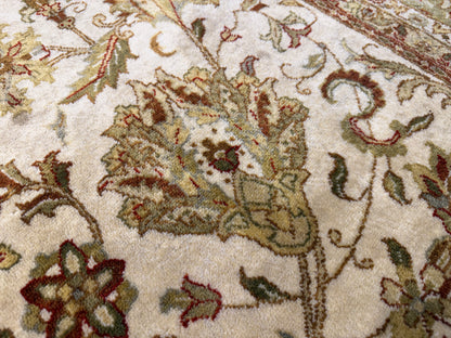 7’8”x9’11” Hand-Knotted Wool Agra Area Rug
