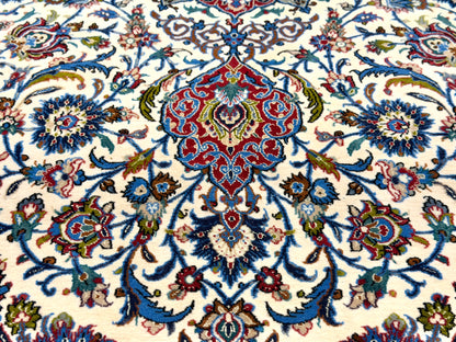 Hand-Knotted Persian Isfahan Rug - 5’2”x7’10”