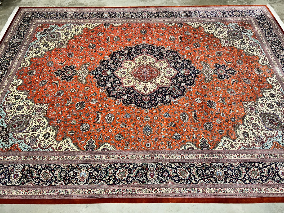 9'10"x13'11" Exquisite Signed Hand-Knotted 100% Silk Qume Rug