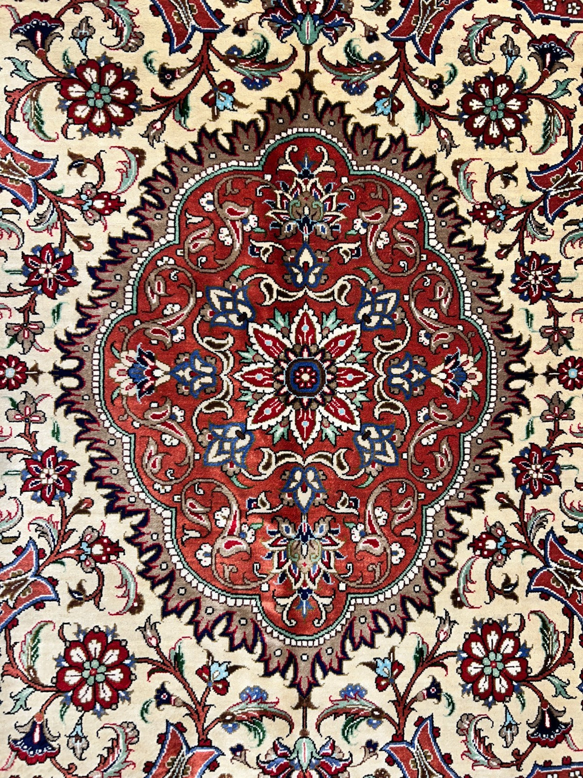 9'10"x13'11" Exquisite Signed Hand-Knotted 100% Silk Qume Rug