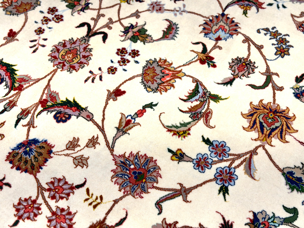 Hand-Knotted 60 Raj Persian Tabriz Rug - 6’8”x9’7”