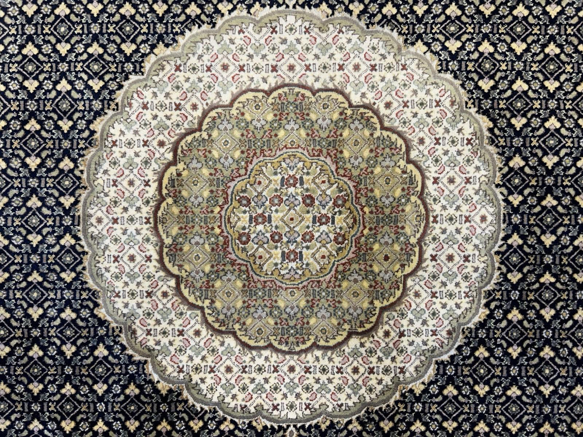 Hand-knotted IndoMahi Rug - 8’ Round