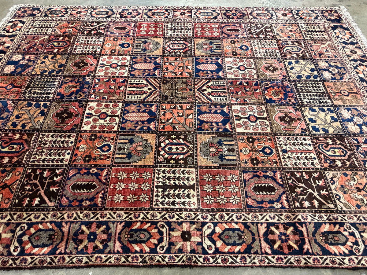 Hand-Knotted Persian Bakhtiari Rug - 8'7"x12'4"