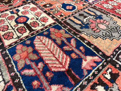 Hand-Knotted Persian Bakhtiari Rug - 8'7"x12'4"