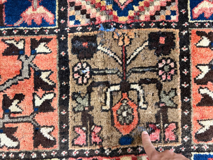 Hand-Knotted Persian Bakhtiari Rug - 8'7"x12'4"