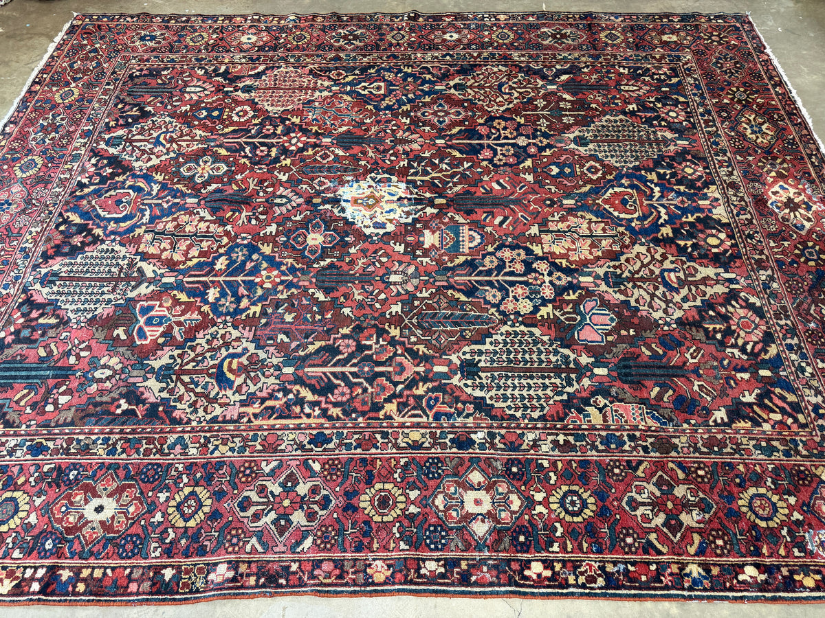 Hand-Knotted Persian Bakhtiari Rug - 10'6"x13'2"