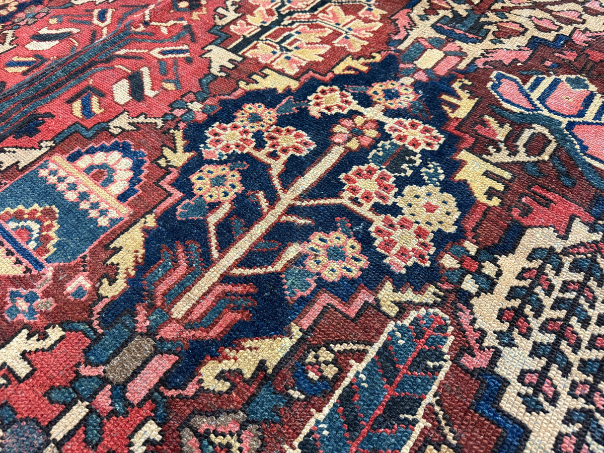 Hand-Knotted Persian Bakhtiari Rug - 10'6"x13'2"