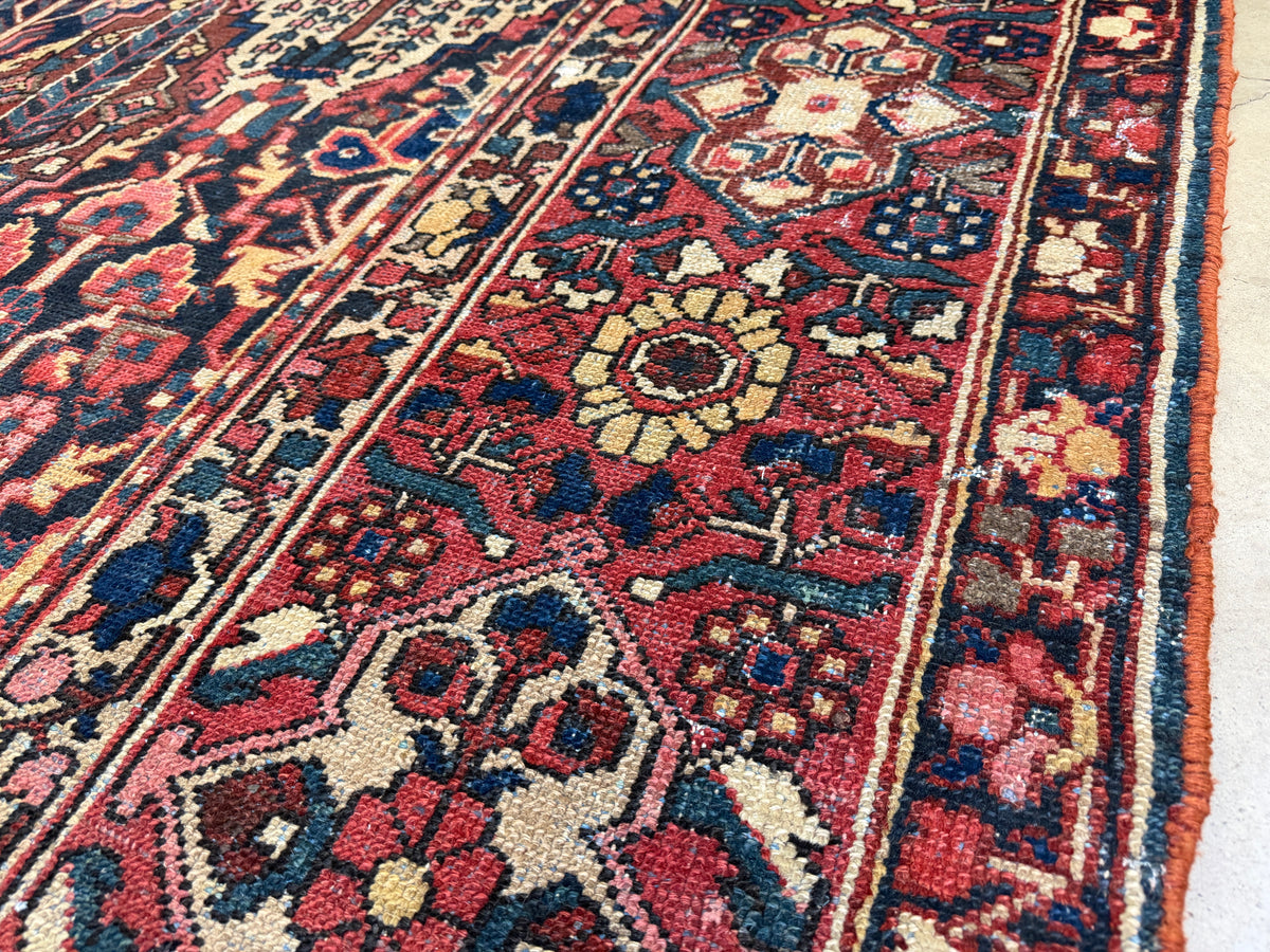 Hand-Knotted Persian Bakhtiari Rug - 10'6"x13'2"