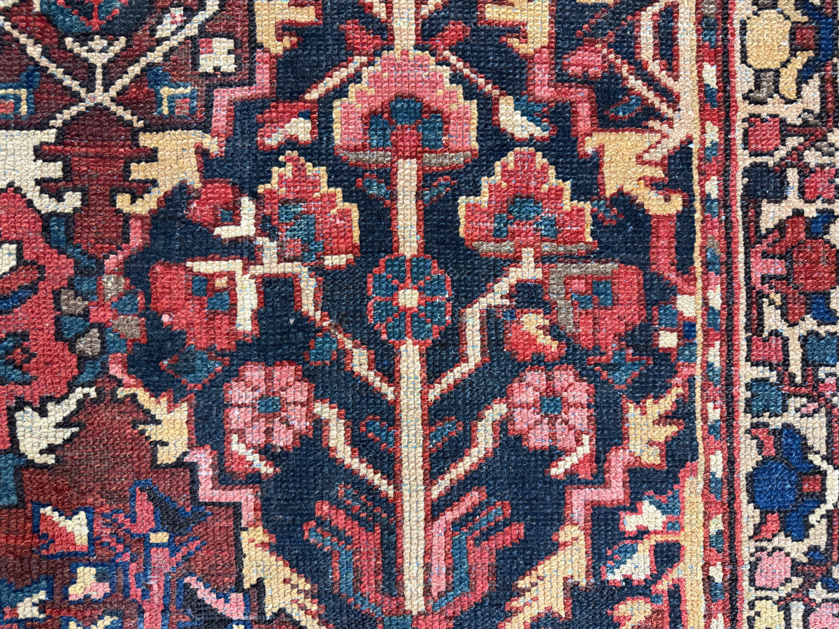 Hand-Knotted Persian Bakhtiari Rug - 10'6"x13'2"