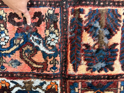Hand-Knotted Persian Bakhtiari Rug - 9'10"x12'7"