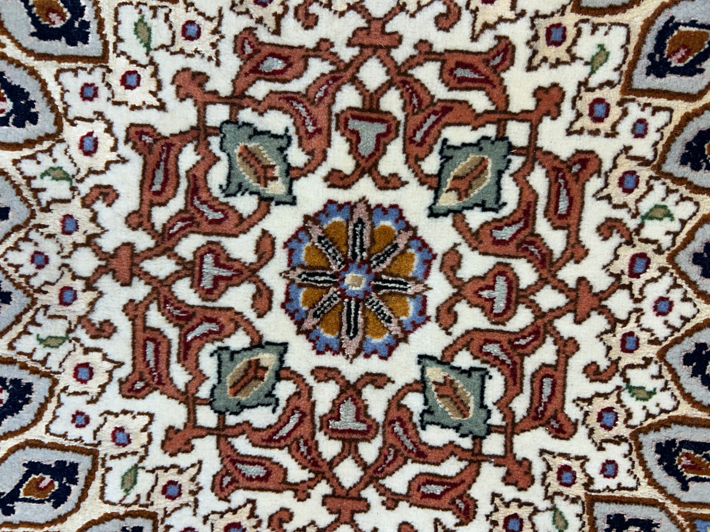 10’ Diameter Very Fine Hand-Knotted Wool & Silk Round Tabriz Persian Rug - Dome Design