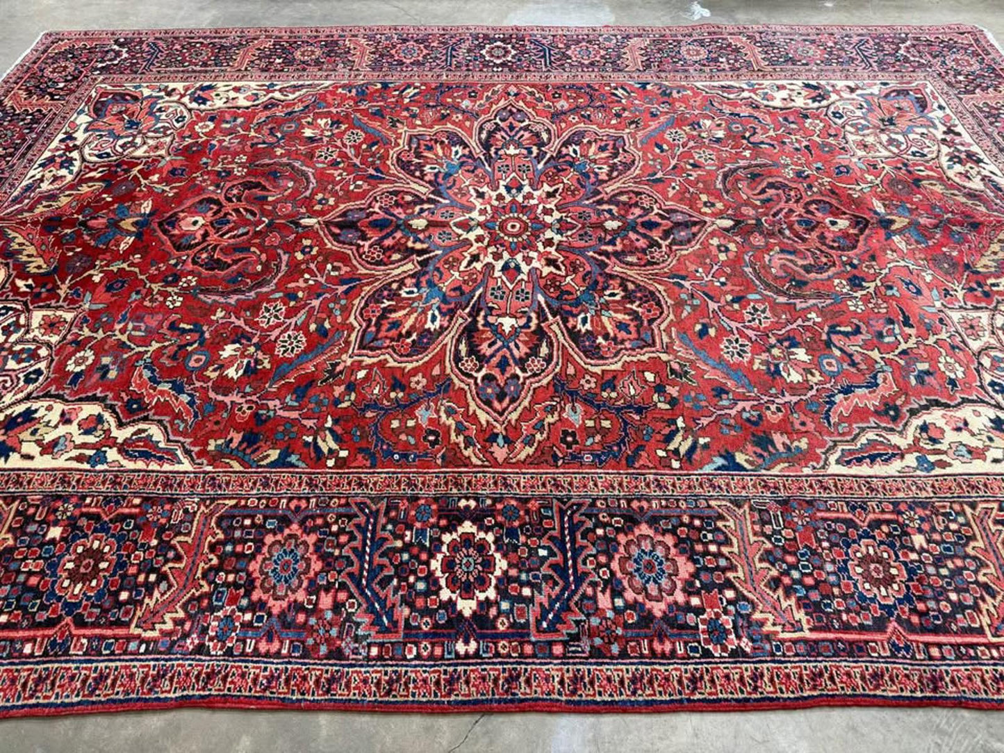 8’7”x12’6” Vintage Handmade Bakhtiari Rug