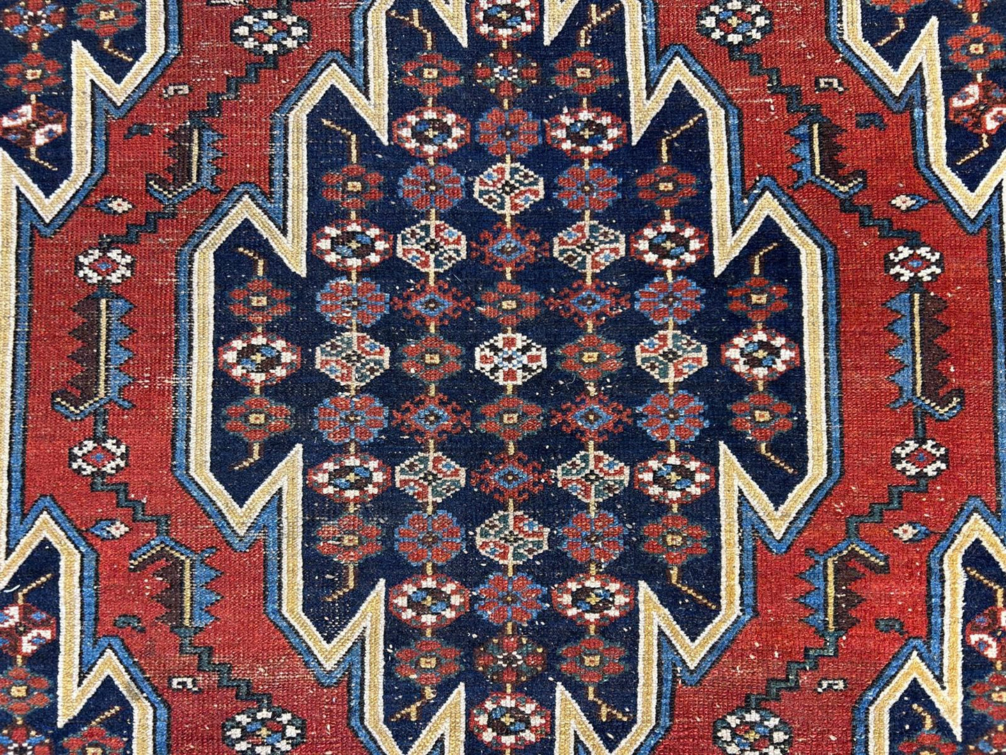4'3"x6'8" Antique Hand-knotted Wool Qashqaei Area Rug - Handmade 4x6 Carpet