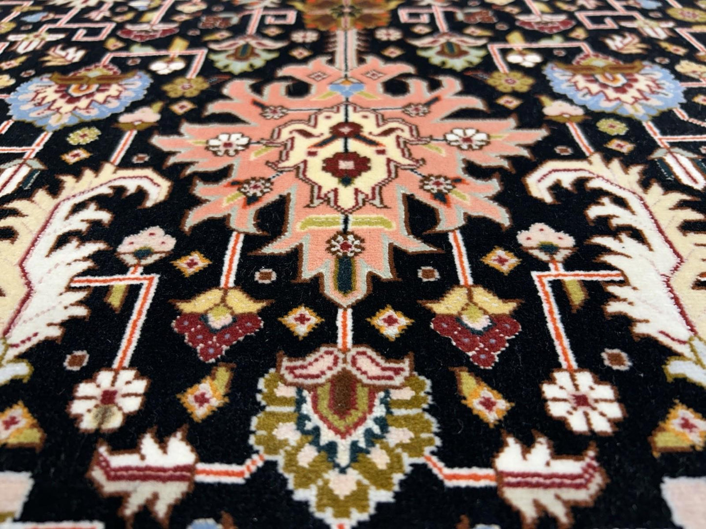 8’1”x10’ Hand-Knotted Fine Wool & Silk Herize Area Rug - Handmade Carpet 8x10