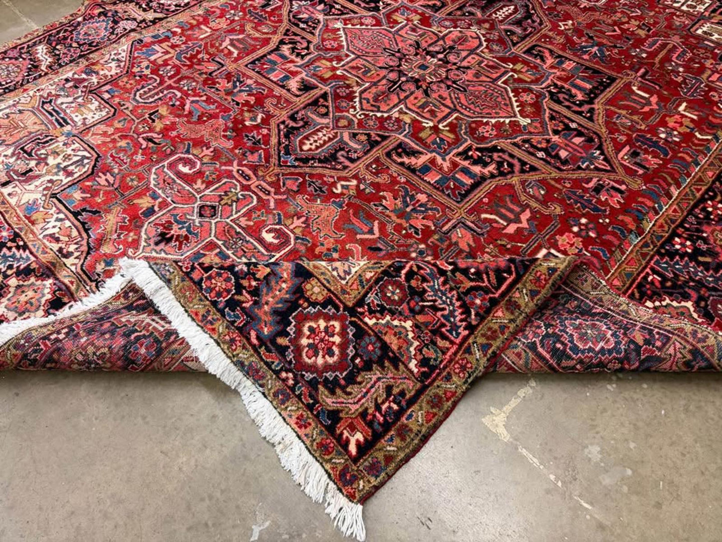 8’7”x11’ Hand-Knotted Wool Heriz Rug