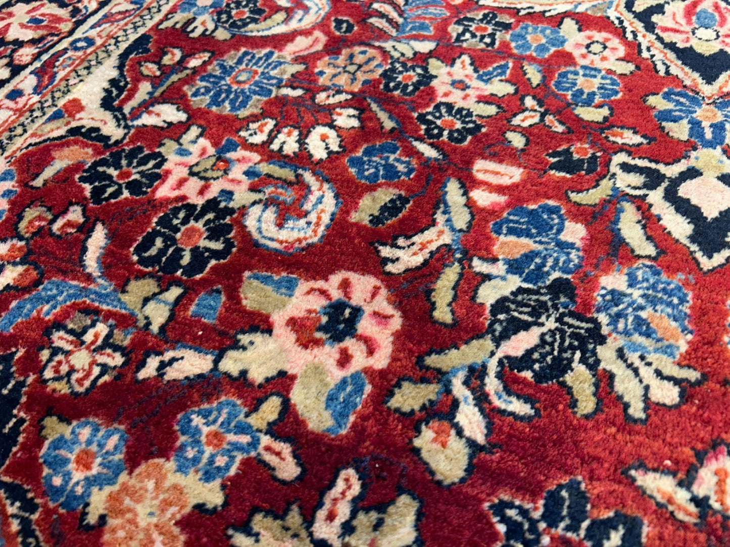 4'3"x6'4" Antique Hand-knotted Wool Sarouke Area Rug - Handmade Red 4x6 Carpet