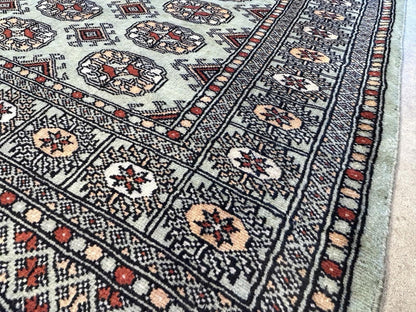 4’x6’ Hand-knotted Bokhara Area Rug