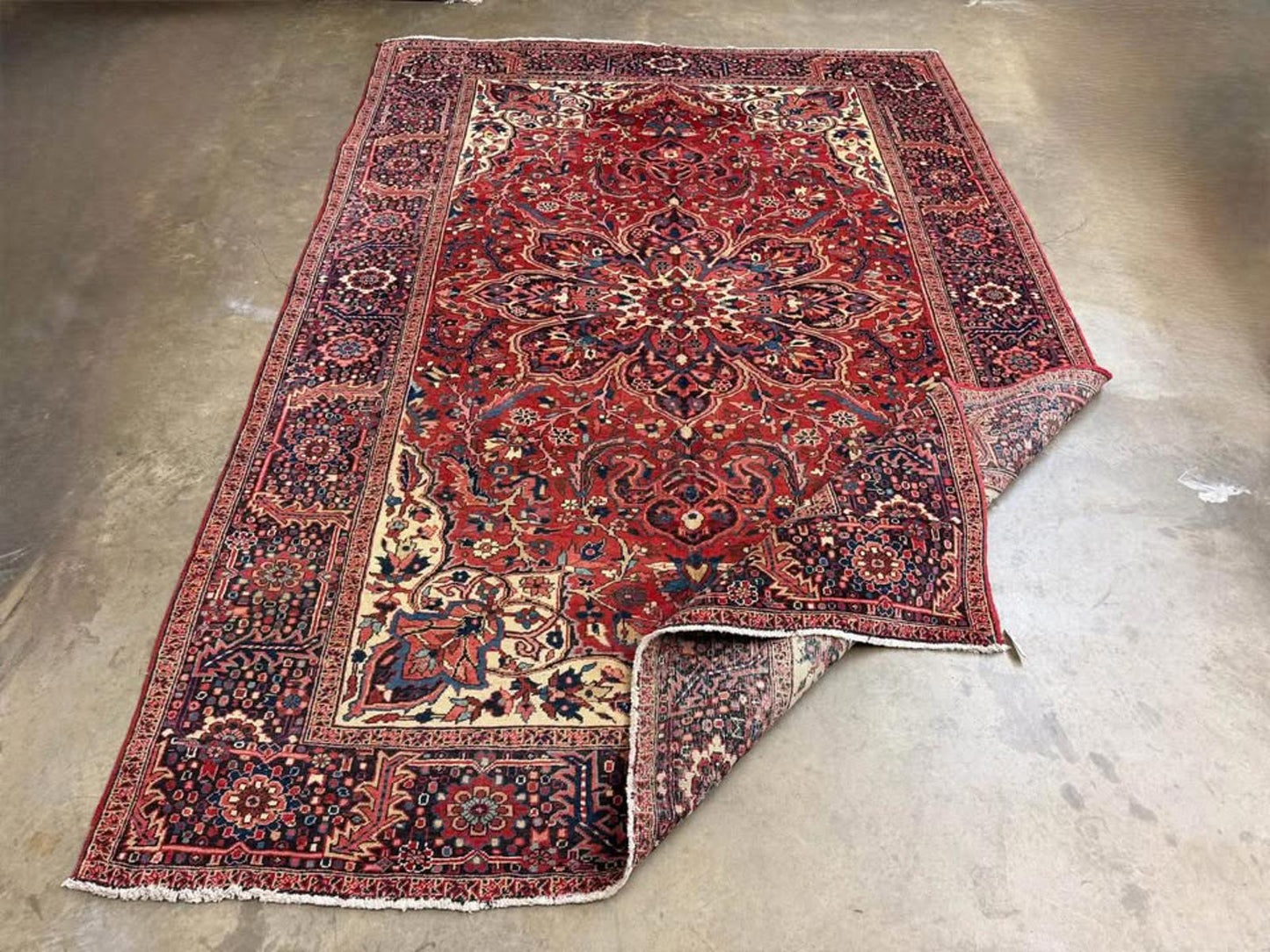 8’7”x12’6” Vintage Handmade Bakhtiari Rug