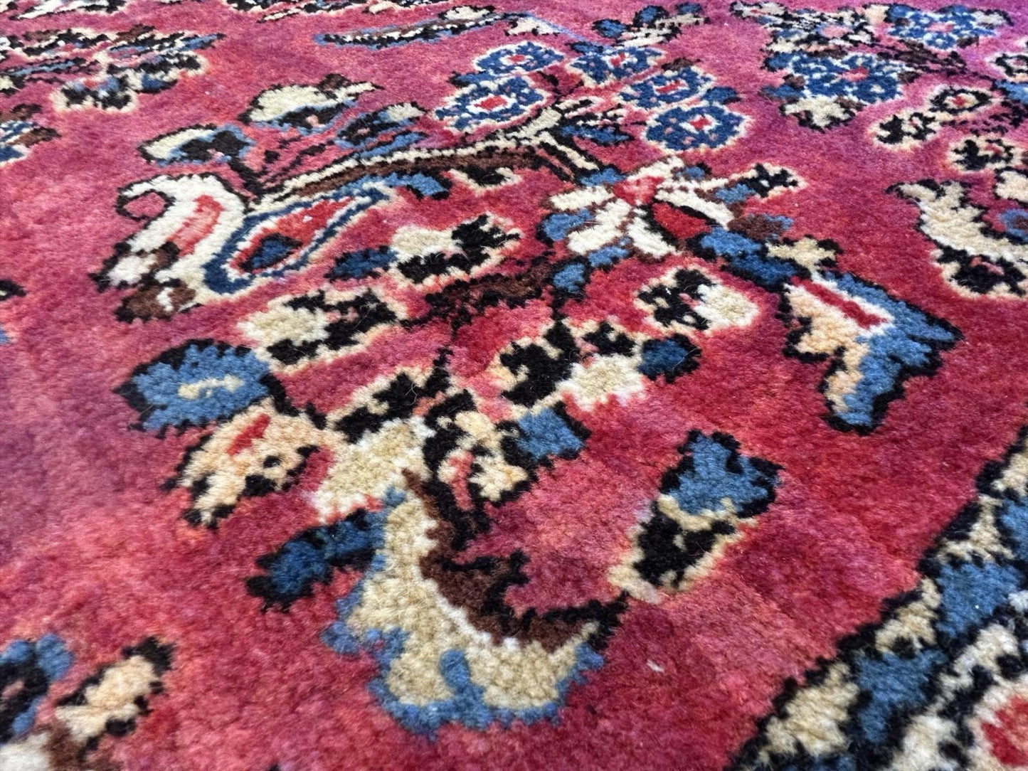 5’7”x14’8” Antique Hand-knotted Wool Sarouk Runner Rug - Handmade Red 5x14