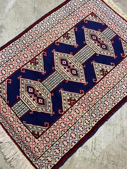 2'x2'9" Handmade 100% Wool Persian Turkaman Rug