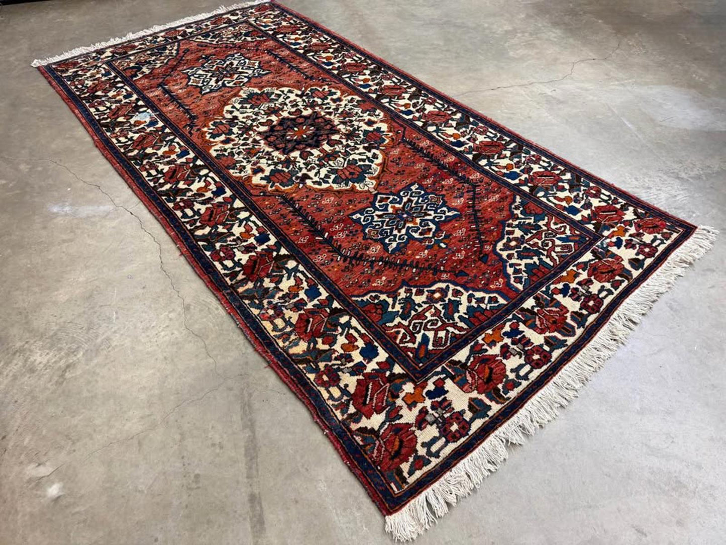 5’x9’11” Handmade Persian Bakhtiari Rug
